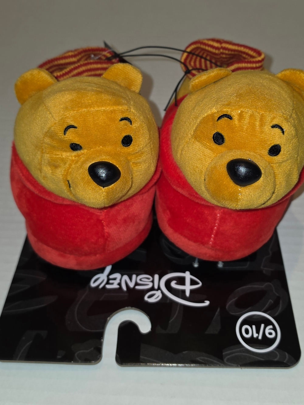 Disney Winnie the Pooh Mini Plush Children's Slippers - Yellow & Red Sz 9/10